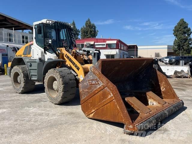 Liebherr L546 Kolové nakladače