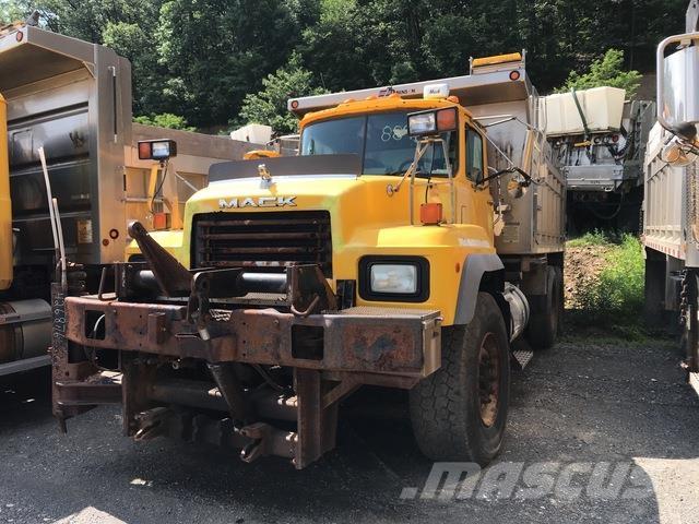 Mack 600 Sněžné pluhy, přední sněhové radlice