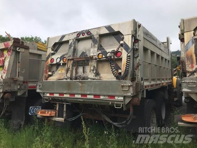 Mack 700 Sněžné pluhy, přední sněhové radlice