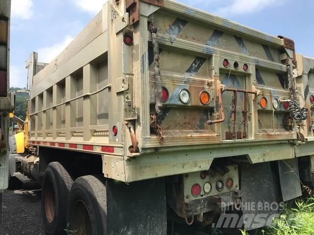 Mack 700 Sněžné pluhy, přední sněhové radlice