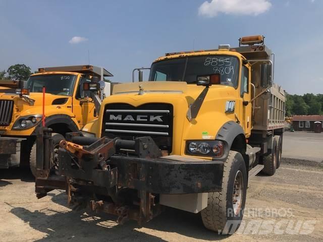 Mack 700 Sněžné pluhy, přední sněhové radlice