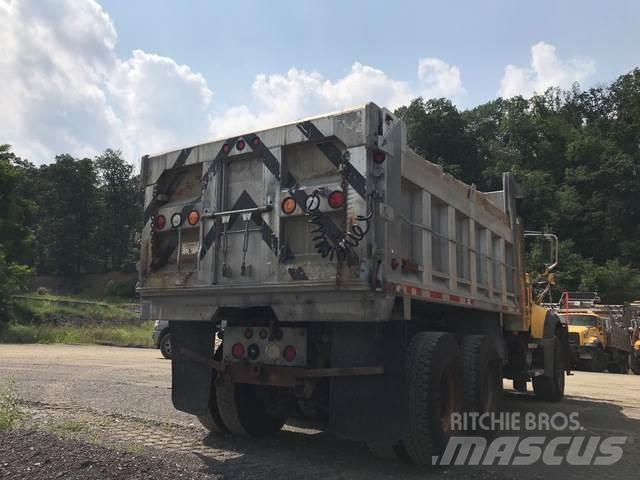 Mack 700 Sněžné pluhy, přední sněhové radlice
