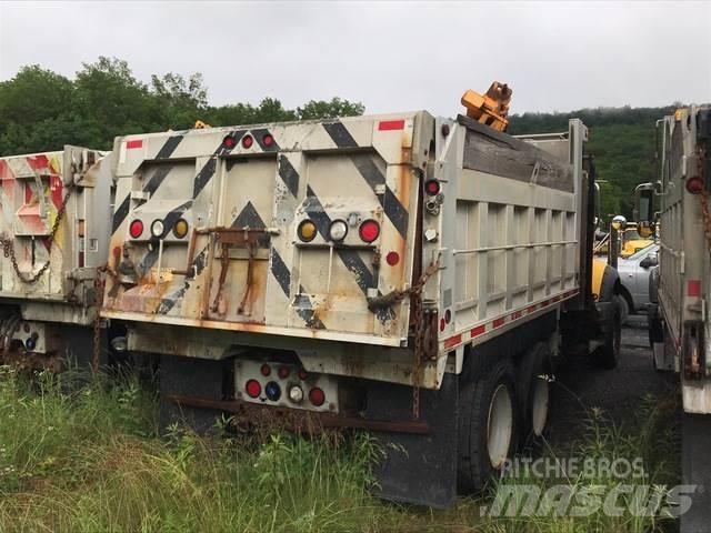 Mack 700 Sněžné pluhy, přední sněhové radlice