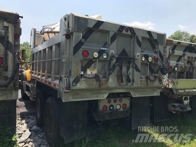 Mack 700 Sněžné pluhy, přední sněhové radlice