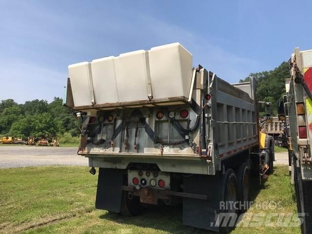 Mack 700 Sněžné pluhy, přední sněhové radlice