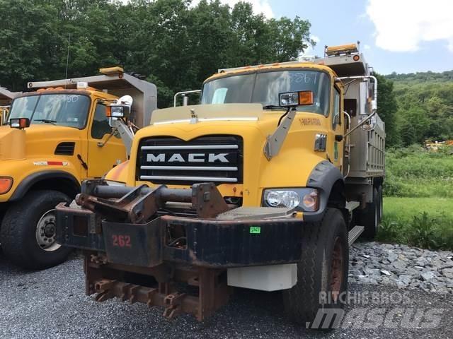 Mack 700 Sněžné pluhy, přední sněhové radlice