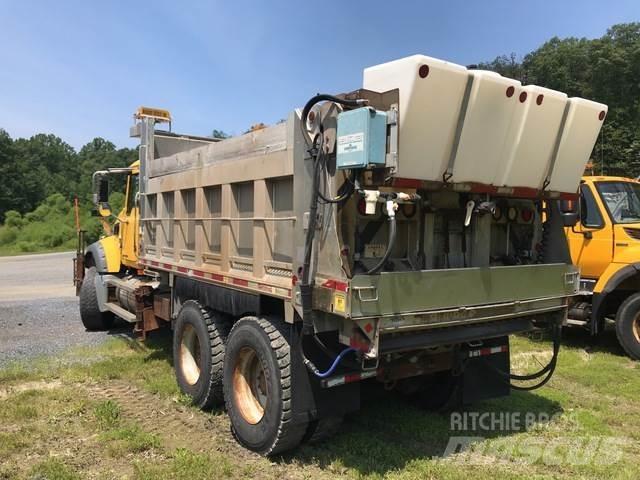 Mack 700 Sněžné pluhy, přední sněhové radlice