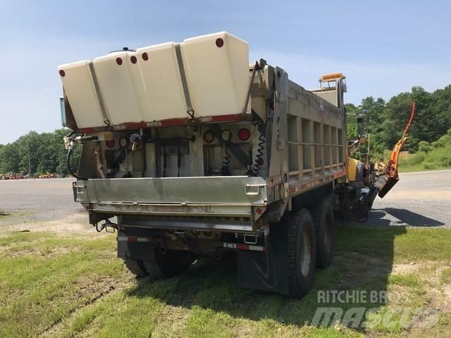 Mack 700 Sněžné pluhy, přední sněhové radlice