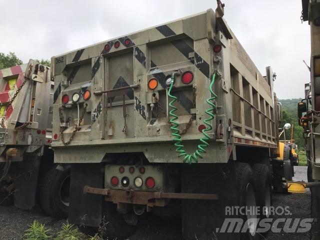 Mack 700 Sněžné pluhy, přední sněhové radlice