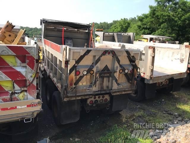 Mack 700 Sněžné pluhy, přední sněhové radlice