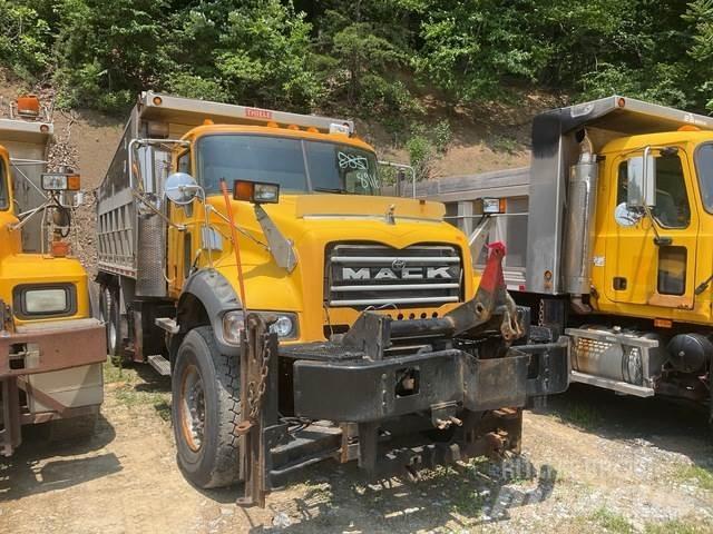 Mack 700 Sněžné pluhy, přední sněhové radlice