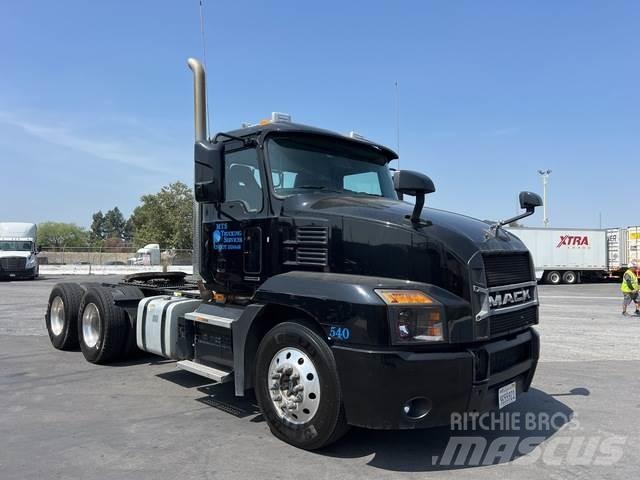 Mack AN64T Tahače