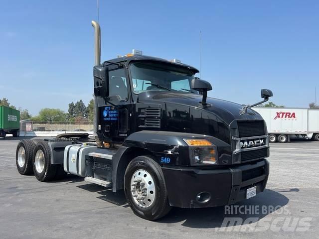Mack AN64T Tahače