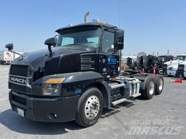 Mack AN64T Tahače