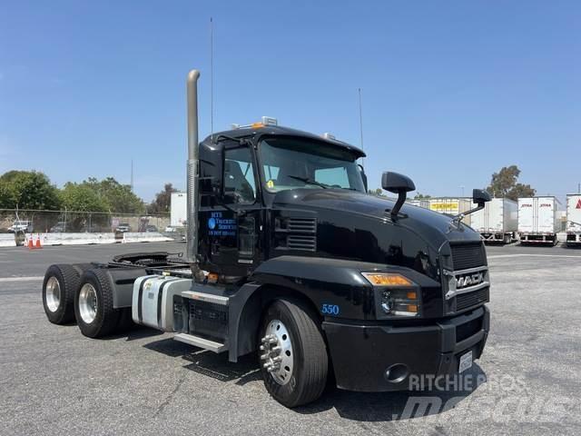 Mack AN64T Tahače