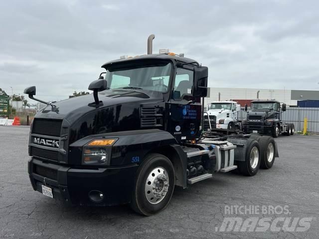 Mack AN64T Tahače