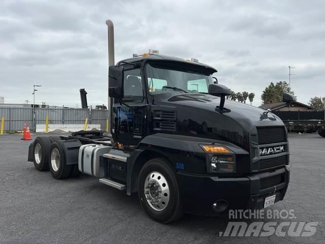 Mack AN64T Tahače