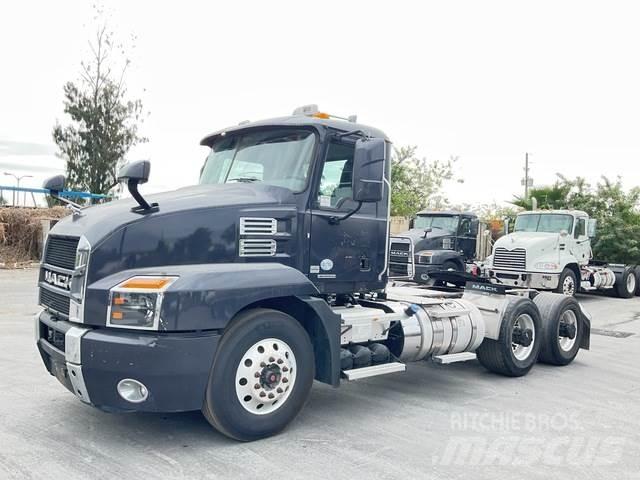 Mack AN64T Tahače