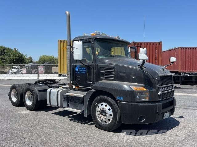 Mack AN64T Tahače