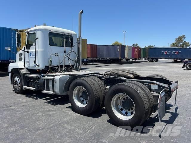 Mack AN64T Tahače
