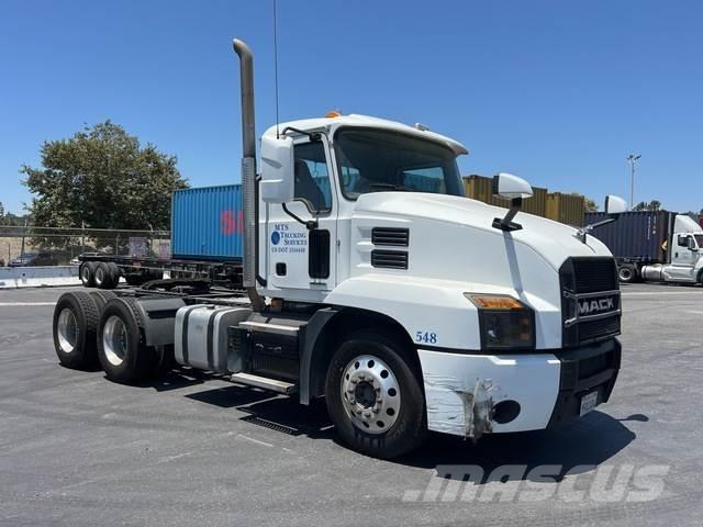 Mack AN64T Tahače