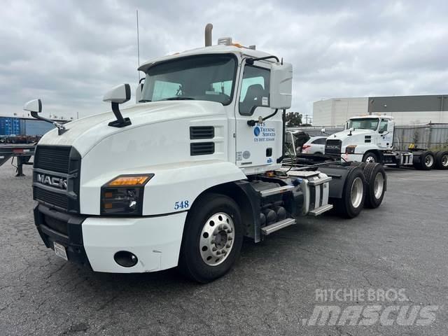 Mack AN64T Tahače