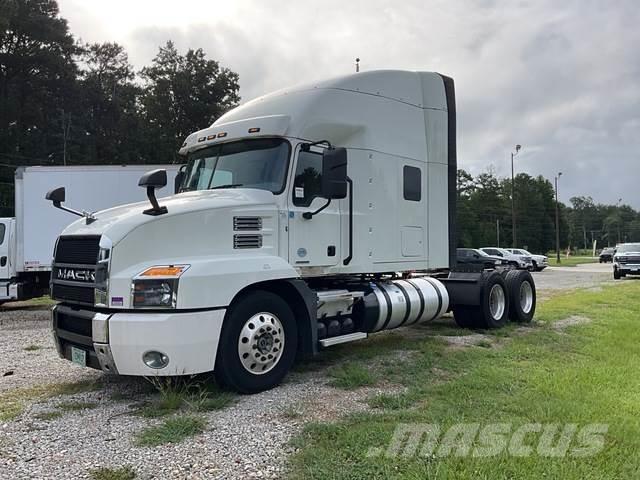 Mack AN64T Tahače