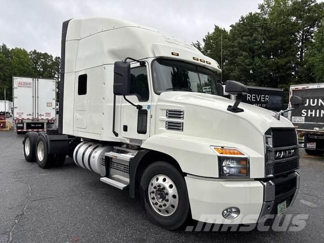 Mack AN64T Tahače
