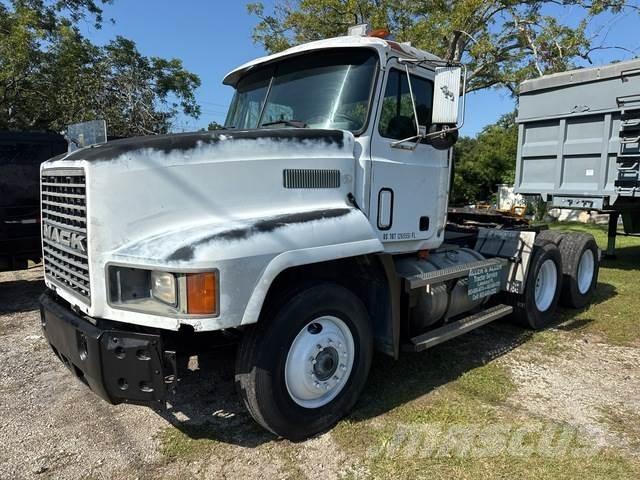 Mack CH600 Tahače