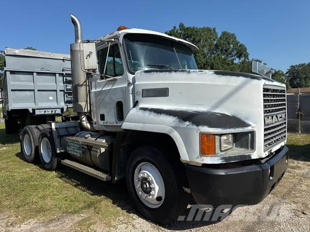 Mack CH600 Tahače