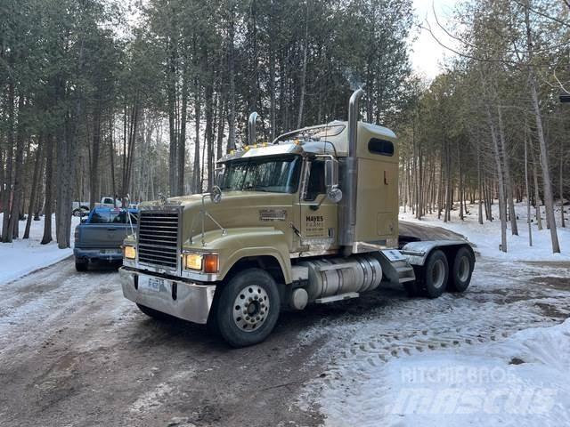 Mack CHN613 Tahače