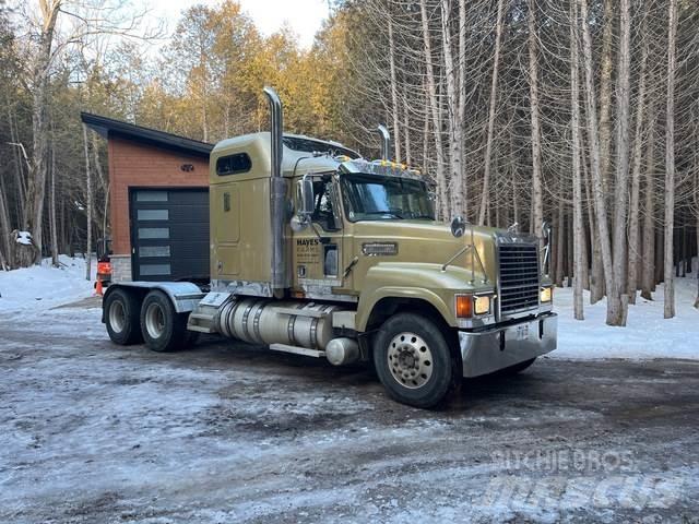 Mack CHN613 Tahače