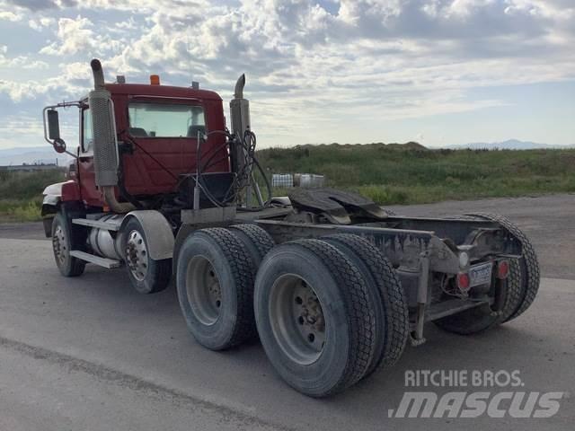 Mack CL733 Tahače