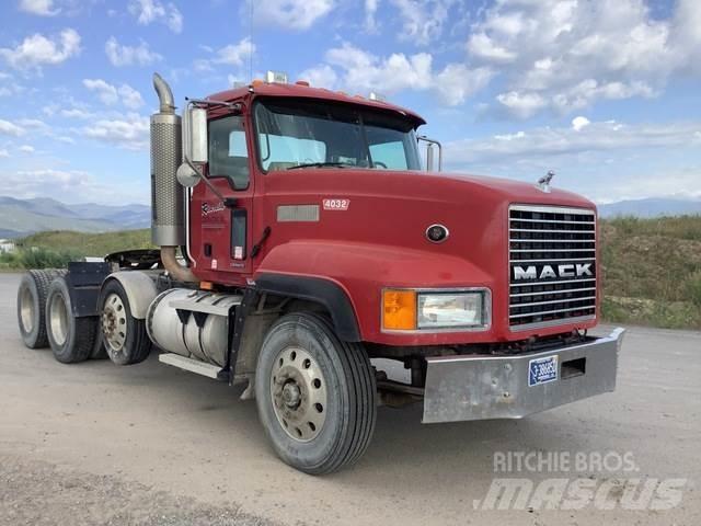 Mack CL733 Tahače