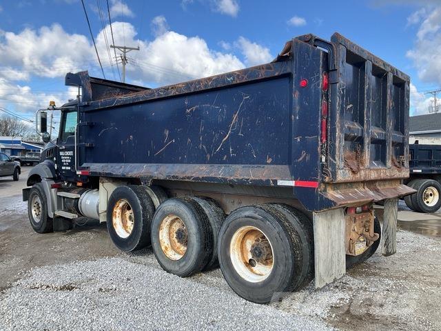 Mack CTP713 Sklápěče