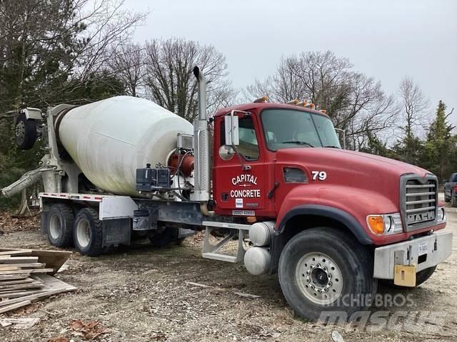 Mack CV513 Další