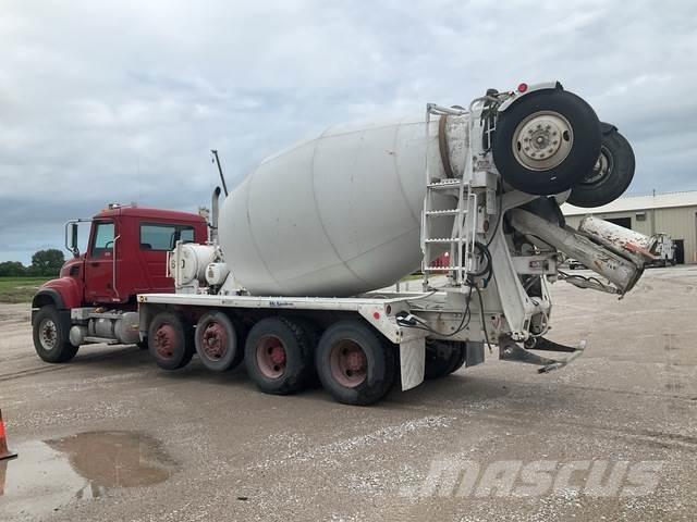 Mack CV513 Další