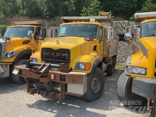 Mack CV700 Sněžné pluhy, přední sněhové radlice