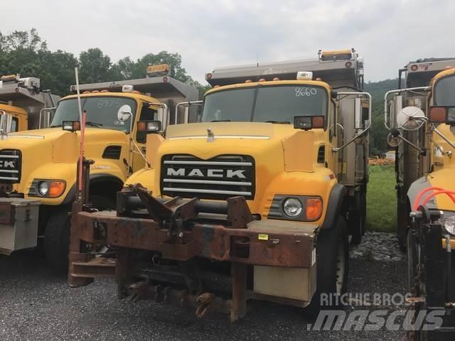 Mack CV700 Sněžné pluhy, přední sněhové radlice