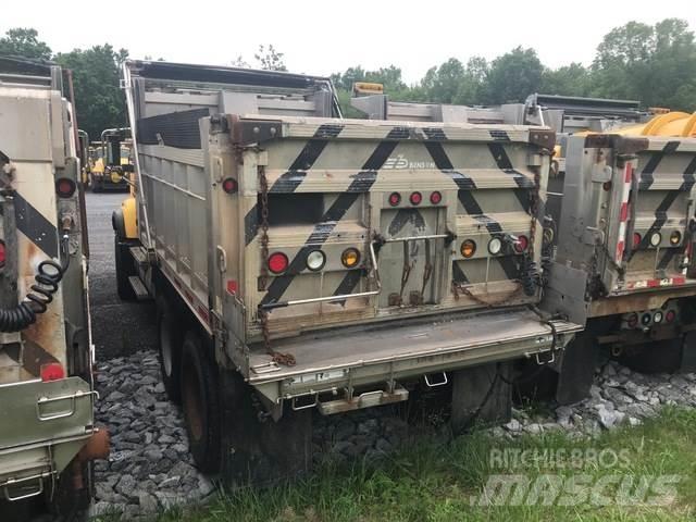 Mack CV700 Sněžné pluhy, přední sněhové radlice
