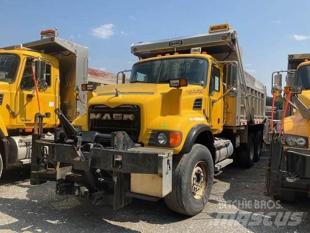Mack CV700 Sněžné pluhy, přední sněhové radlice