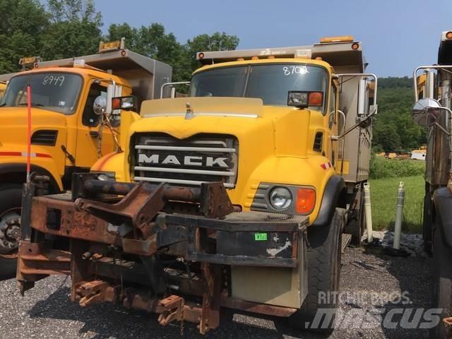 Mack CV700 Sněžné pluhy, přední sněhové radlice