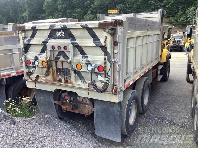 Mack CV700 Sněžné pluhy, přední sněhové radlice