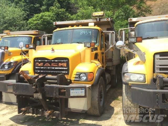 Mack CV700 Sněžné pluhy, přední sněhové radlice