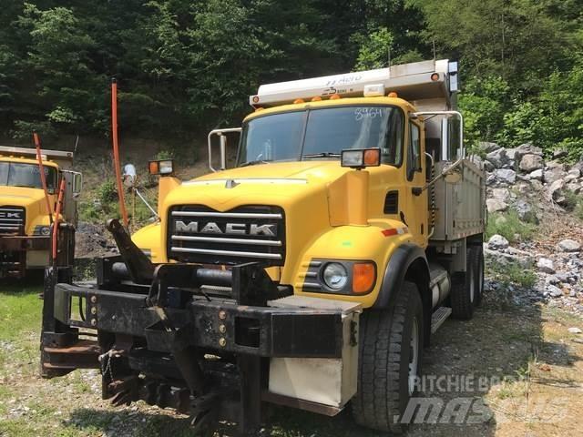Mack CV700 Sněžné pluhy, přední sněhové radlice