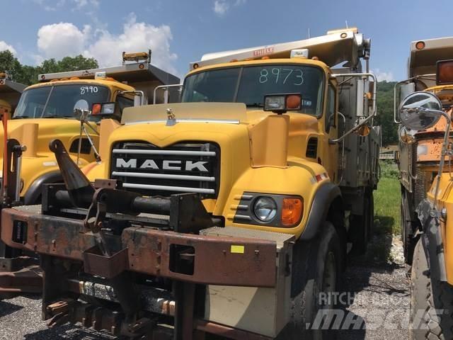 Mack CV700 Sněžné pluhy, přední sněhové radlice