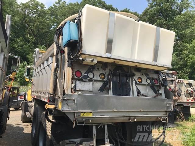 Mack CV700 Sněžné pluhy, přední sněhové radlice