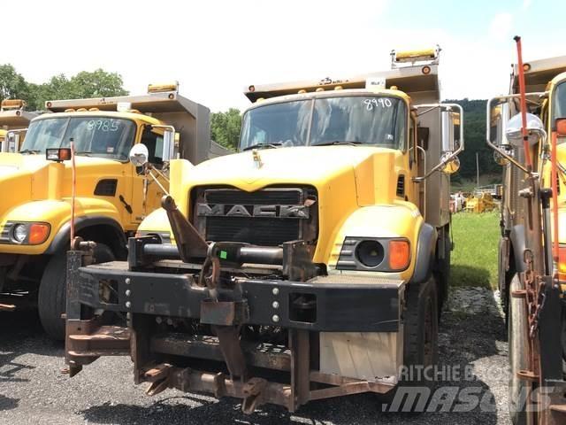 Mack CV700 Sněžné pluhy, přední sněhové radlice