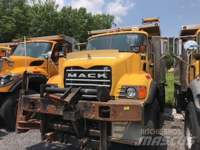 Mack CV700 Sněžné pluhy, přední sněhové radlice