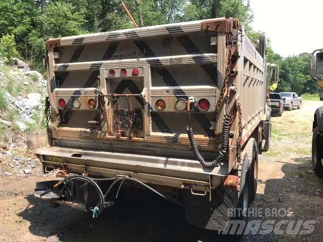 Mack CV700 Sněžné pluhy, přední sněhové radlice